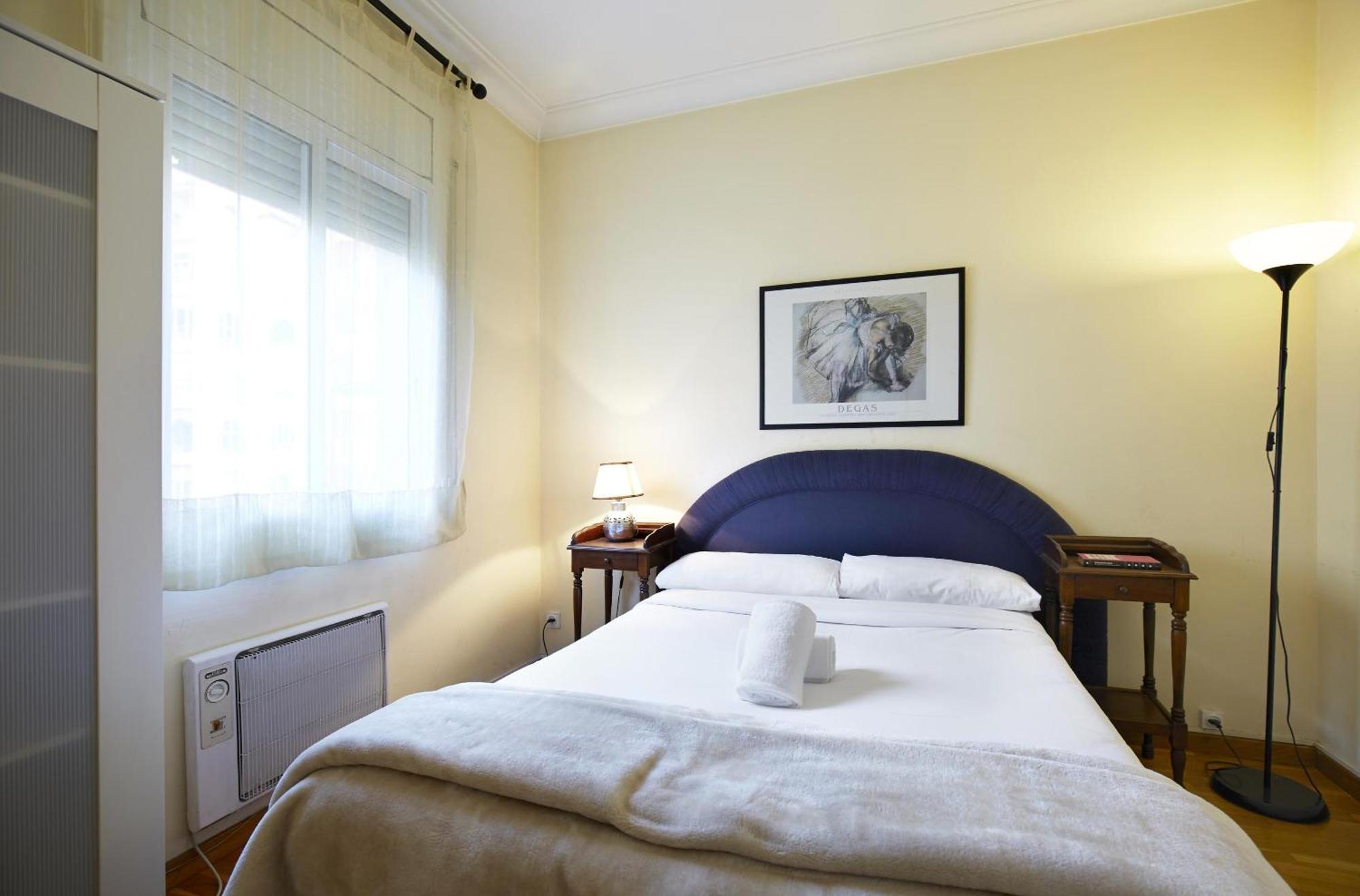 Apartamentos Calvet Barcelona Kültér fotó