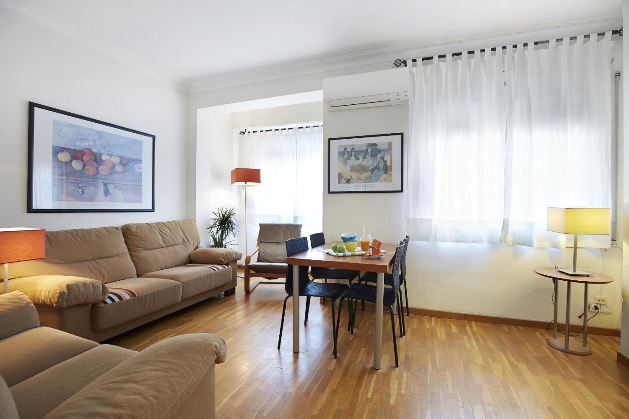 Apartamentos Calvet Barcelona Kültér fotó